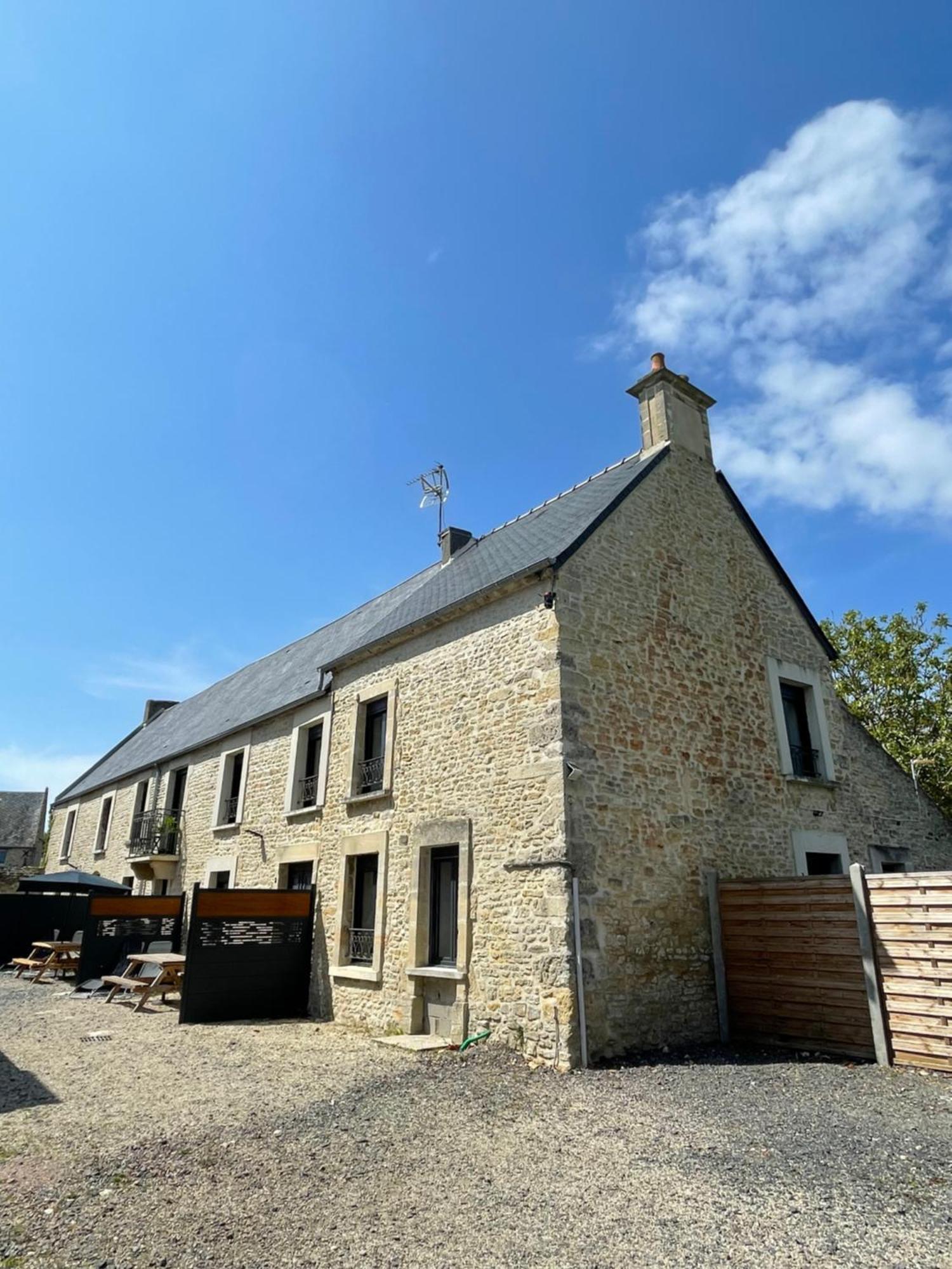 Le Domaine De La Gentilhommiere Situee Entre Bayeux Et Arromanches Les Bains マンヴュー エクステリア 写真