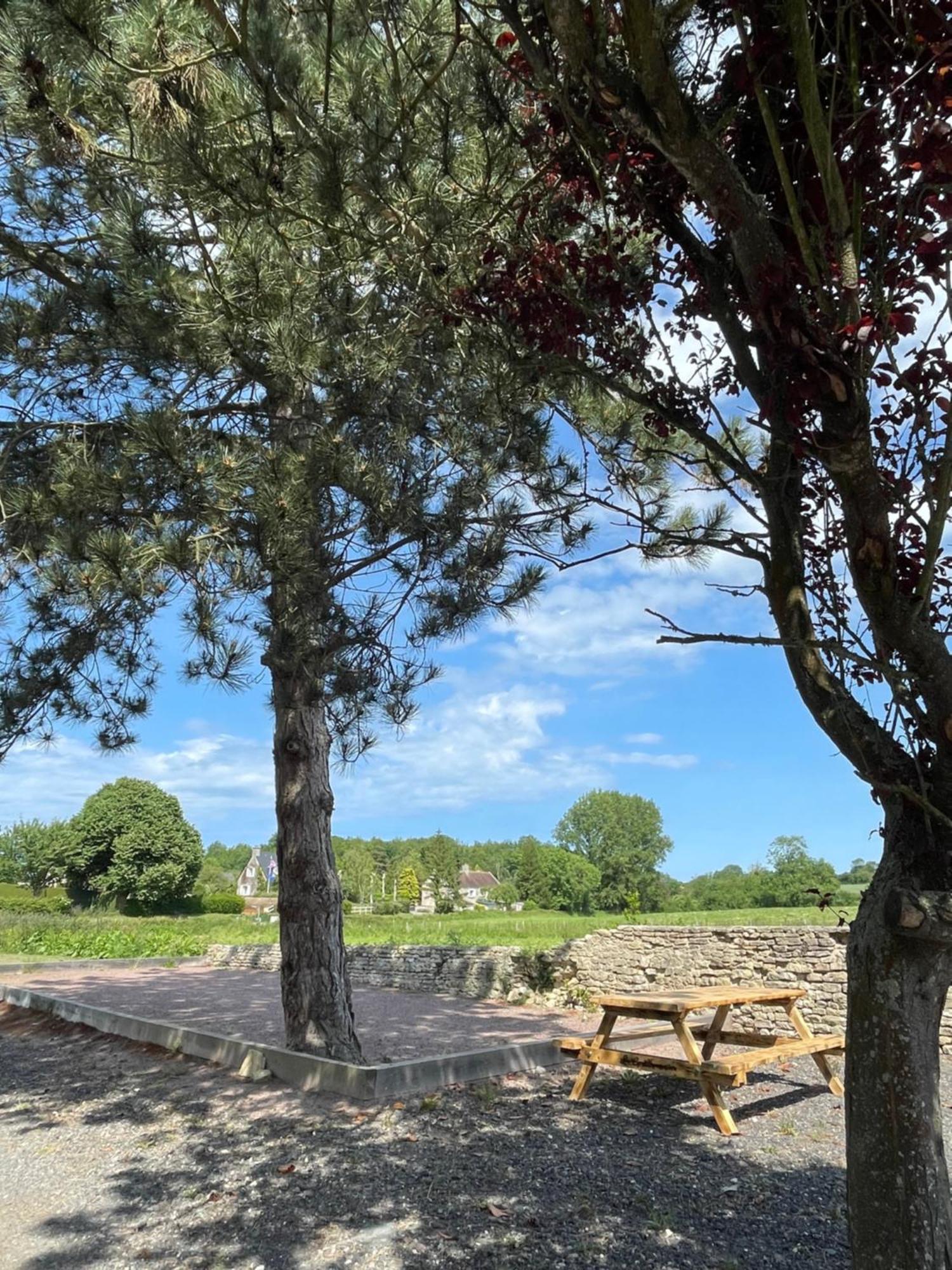 Le Domaine De La Gentilhommiere Situee Entre Bayeux Et Arromanches Les Bains マンヴュー エクステリア 写真